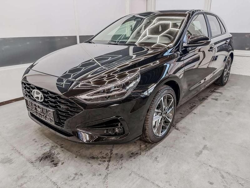 Schwarz Neu 2025 Hyundai i30 Edition Limousine | € 24.892 (Fairer Preis) - Bild 1/4