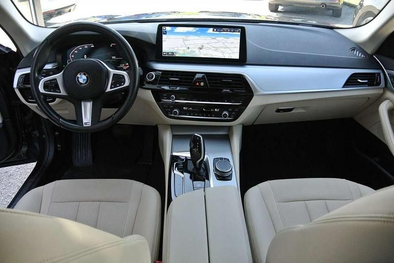 Gebraucht BMW 530 Performance 286 PS (210 kW) 2022 Grau Kombi