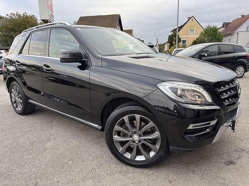 Schwarz Gebraucht 2015 Mercedes ML350 Edition SUV | € 25.490 (Etwas zu teuer) - Bild 1/4