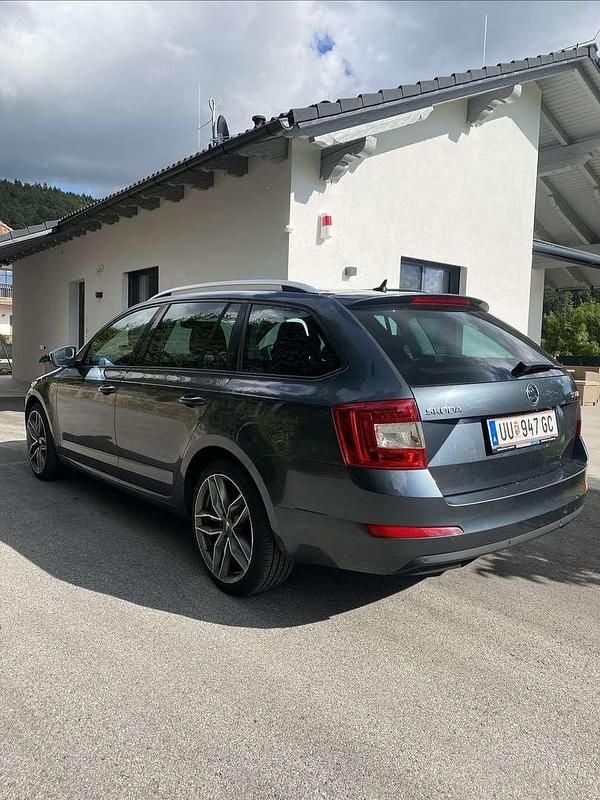 Gebraucht Skoda Octavia 150 PS (110 kW) 2017 Grau Kombi