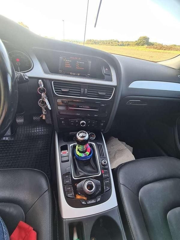 Gebraucht Audi A4 122 PS (89 kW) 2015 Schwarz Kombi