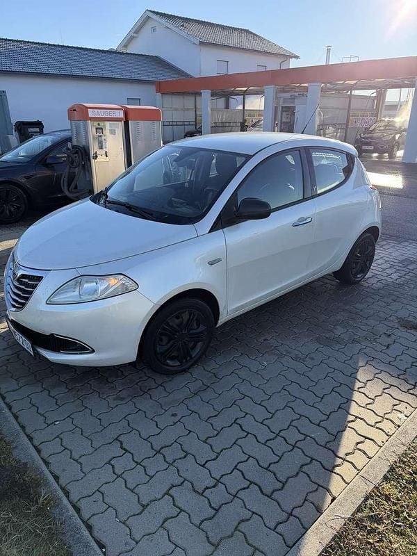Gebraucht Lancia Ypsilon Platinum 69 PS (50 kW) 2011 Kleinwagen