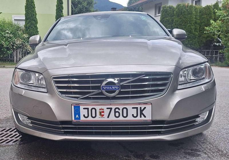 Gebraucht Volvo V70 Momentum 150 PS (110 kW) 2015 Grau Kombi