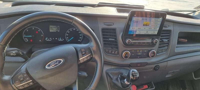 Gebraucht Ford Transit 131 PS (96 kW) 2021 Weiß Van / Kleinbus