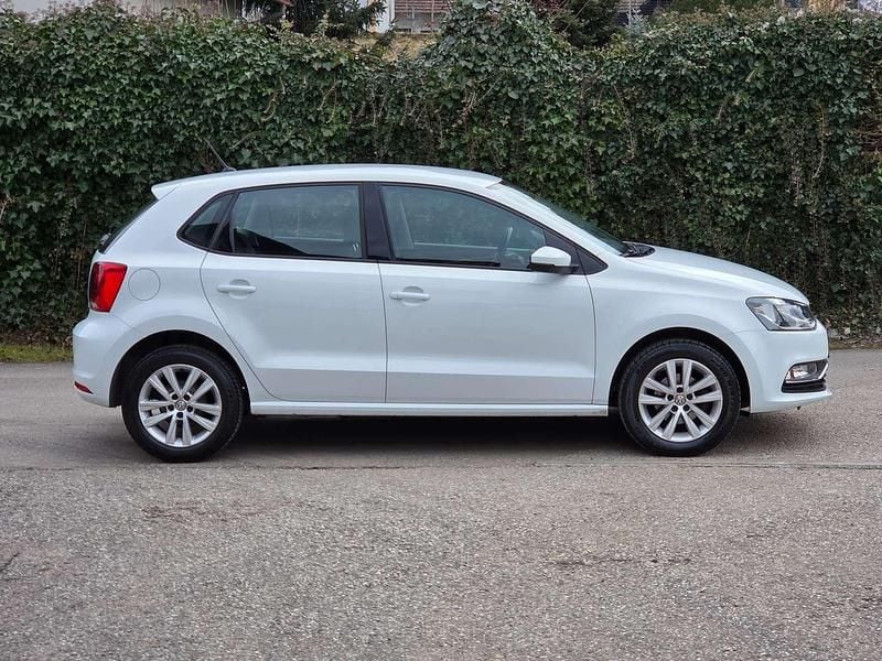 Gebraucht VW Polo Comfortline 60 PS (44 kW) 2016 Weiß Kleinwagen