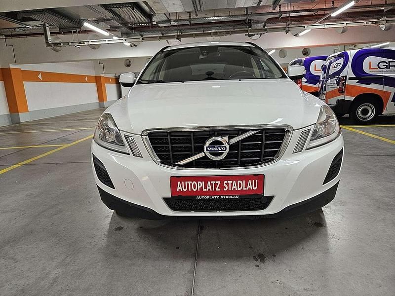 Gebraucht Volvo XC60 Kinetic 163 PS (119 kW) 2011 Weiß SUV