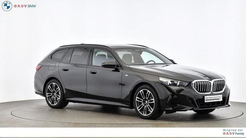 Gebraucht BMW 520 M Sport 197 PS (144 kW) 2025 Schwarz Kombi