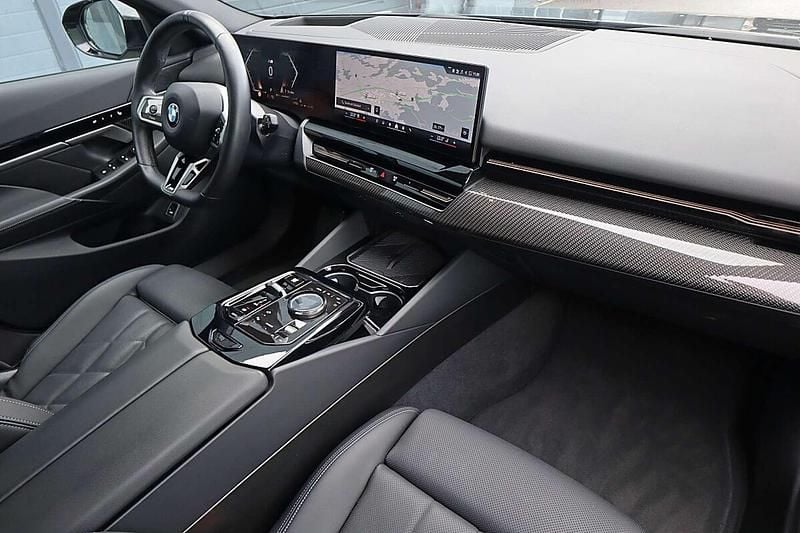 Gebraucht BMW 520 Comfort Edition 197 PS (144 kW) 2024 Schwarz Kombi