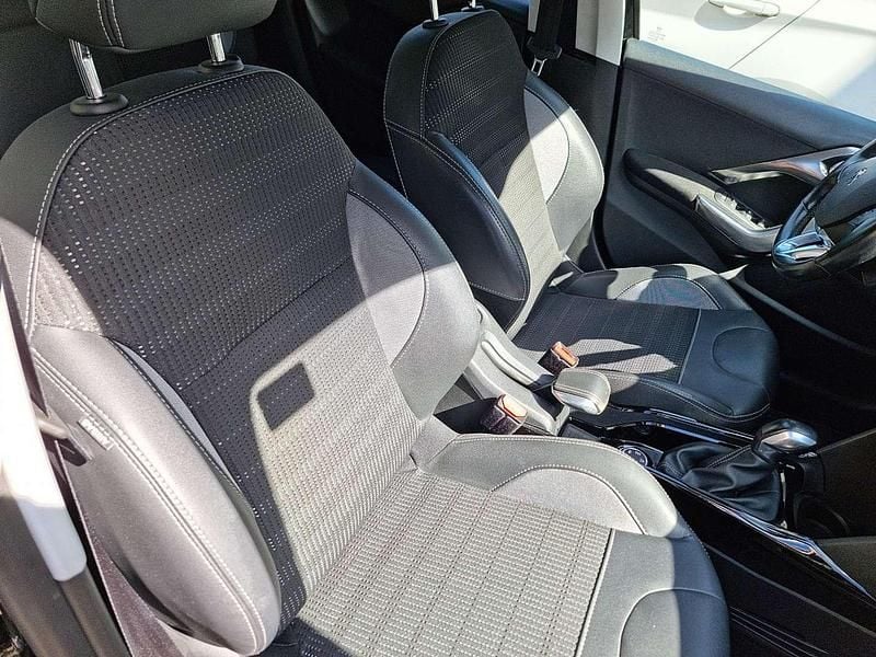 Gebraucht Peugeot 2008 Allure 110 PS (80 kW) 2018 Schwarz SUV