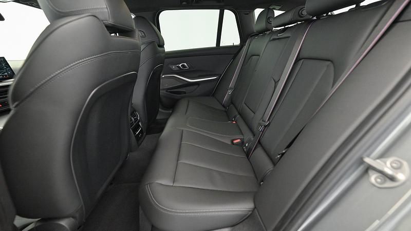 Gebraucht BMW 320 Shadowline 190 PS (139 kW) 2024 Grau Kombi