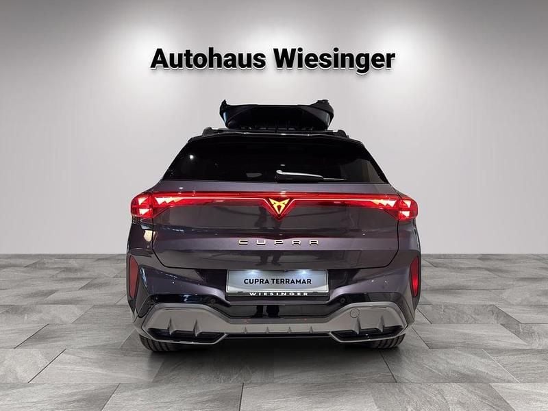 Neu Cupra Terramar 150 PS (110 kW) 2026 Dunkelviolett  normal SUV