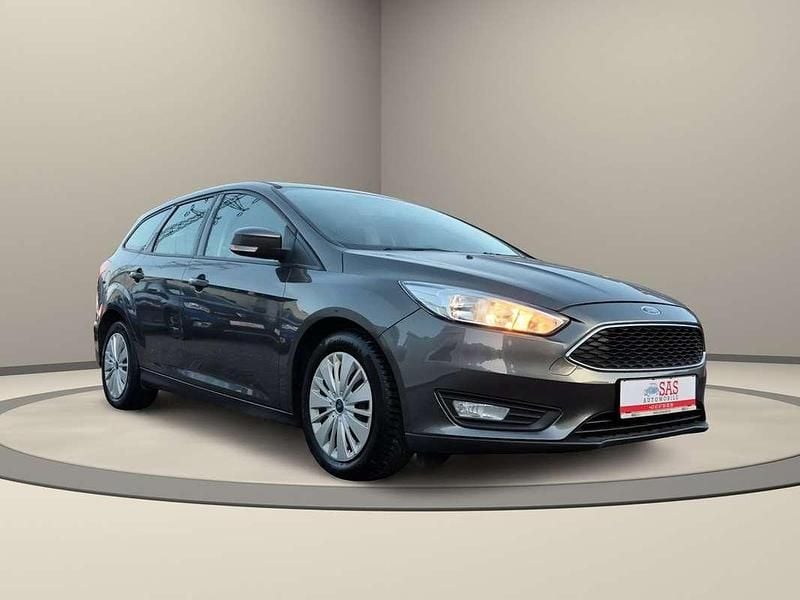 Gebraucht Ford Focus Trend 95 PS (69 kW) 2015 Grau Kombi