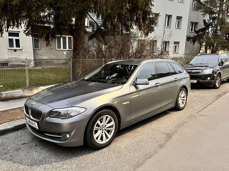 Grau Gebraucht 2012 BMW 525 Kombi | € 10.300 (Superpreis) - Bild 1/4