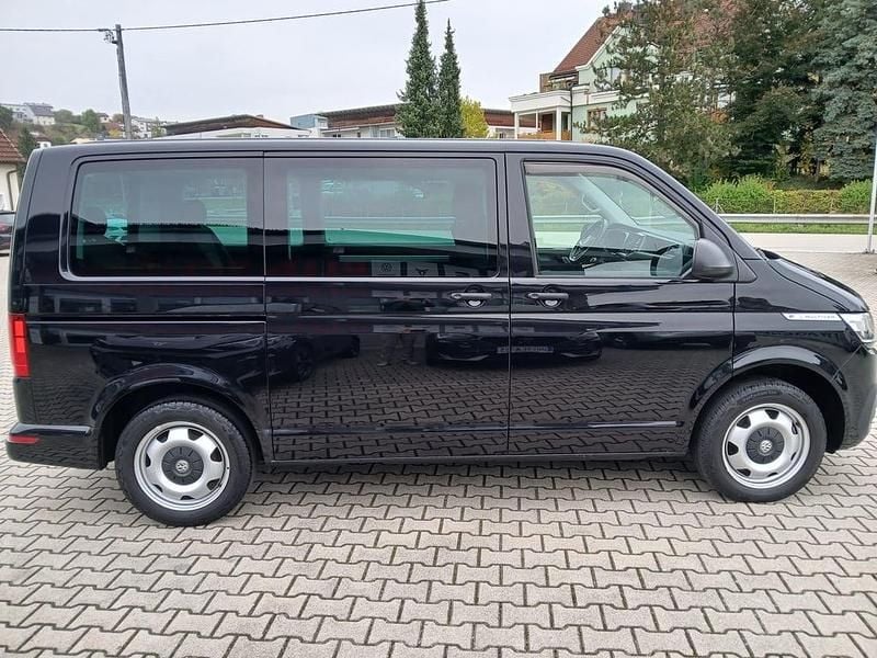 Gebraucht VW Multivan Trendline 150 PS (110 kW) 2021 Schwarz  metallicperleffektno Van