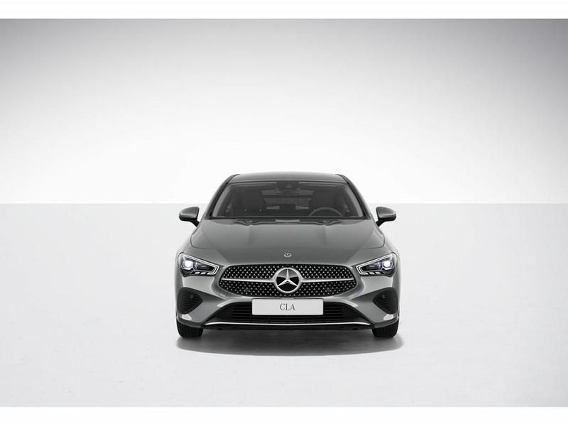 Gebraucht Mercedes CLA200 Shooting Brake Edition 150 PS (110 kW) 2024 Mountaingrau metallic Kombi