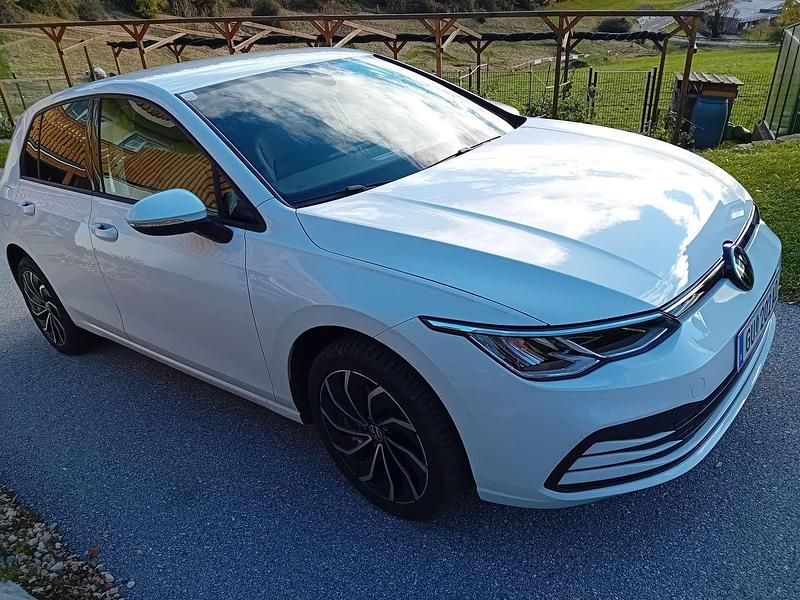 Gebraucht VW Golf VIII 110 PS (80 kW) 2024 Weiß Limousine