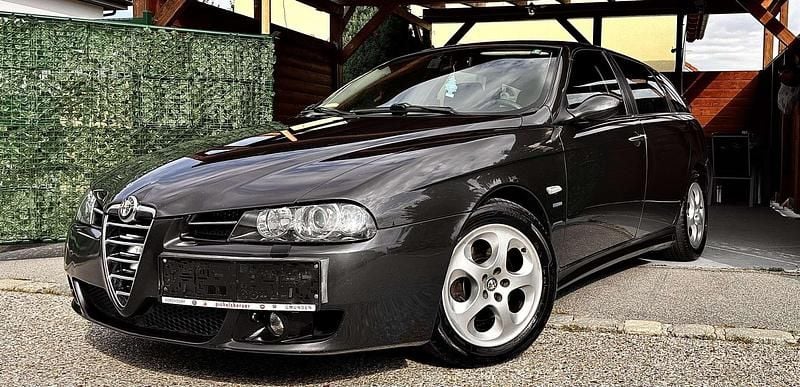Braun Gebraucht 2005 Alfa Romeo 156 Kombi | € 3.900 - Bild 1/4