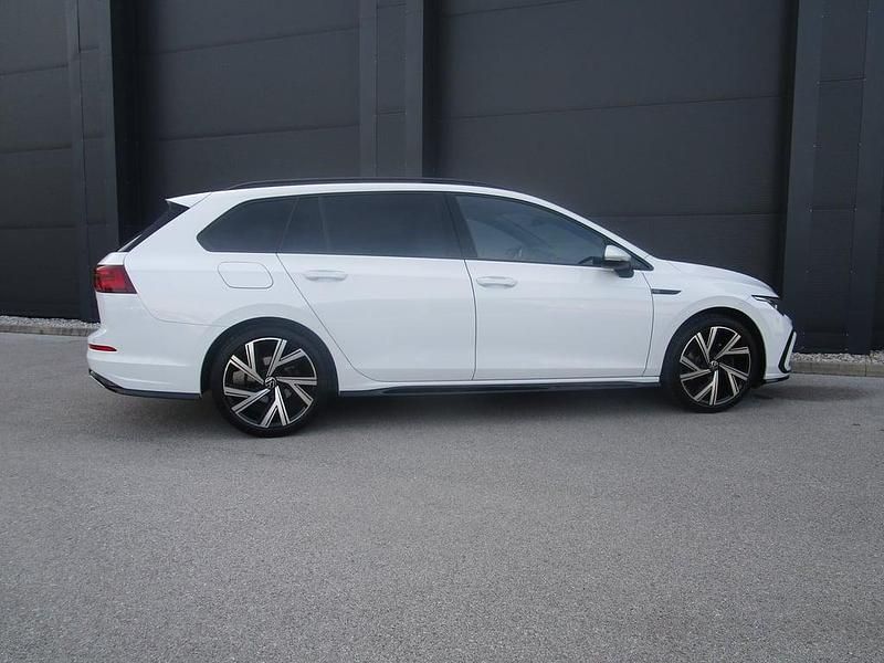 Gebraucht VW Golf VIII R-line 150 PS (110 kW) 2024 Weiss  normal Kombi
