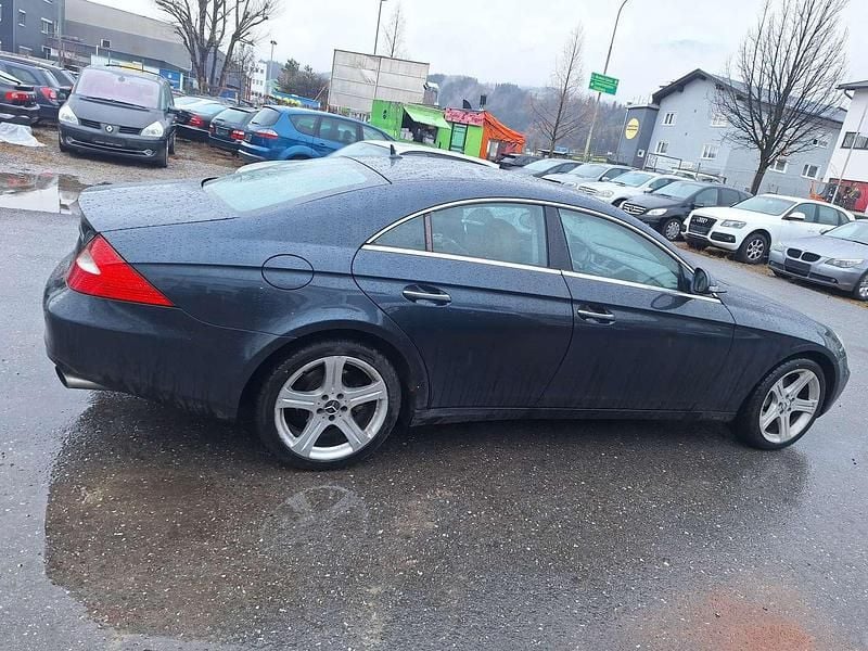 Gebraucht Mercedes CLS320 224 PS (164 kW) 2007 Blau Limousine