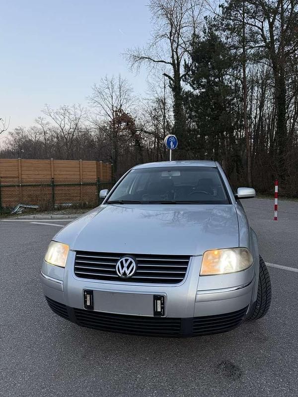 Gebraucht 2003 VW Passat Highline Limousine | € 3.599 (Teuer) - Bild 1/4