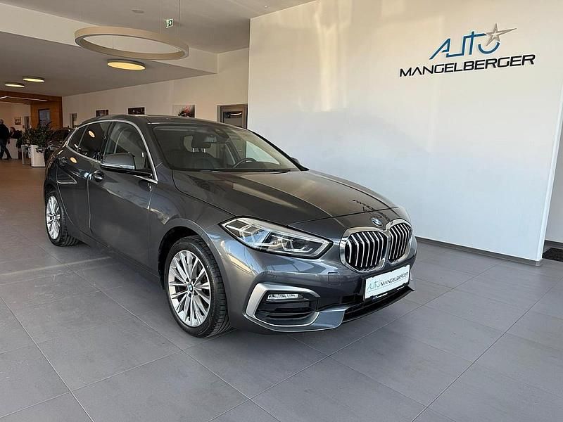 Mineralgrau metallic Gebraucht 2020 BMW 118 Luxury Line Kleinwagen | € 16.600 (Guter Preis) - Bild 1/4