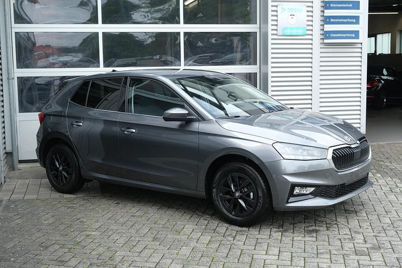 Neu Skoda Fabia Selection 116 PS (85 kW) 2025 Grau Limousine