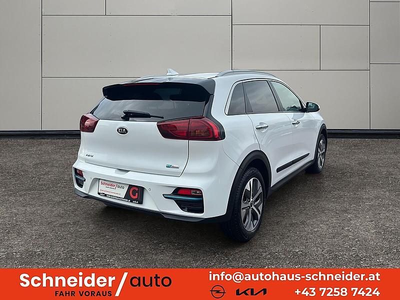 Gebraucht Kia e-Niro 150 kW (204 PS) 2021 Weiß SUV