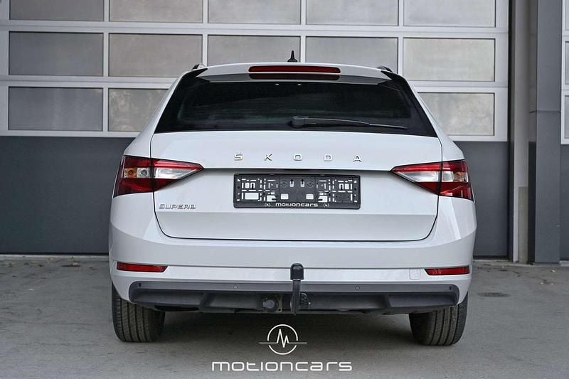 Gebraucht Skoda Superb Style 150 PS (110 kW) 2022 Weiß Kombi