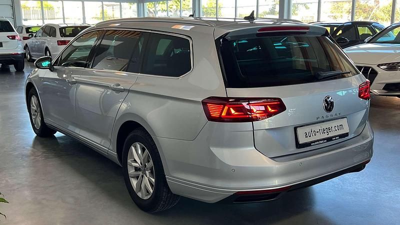 Gebraucht VW Passat Business 122 PS (89 kW) 2024 Beige Kombi