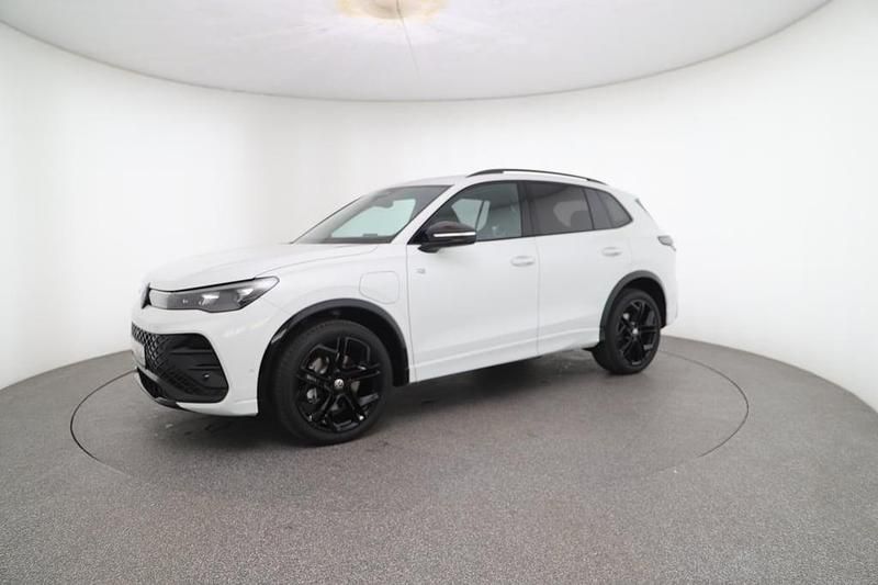 Neu VW Tiguan Sport 204 PS (150 kW) 2025 Weiss  normal SUV