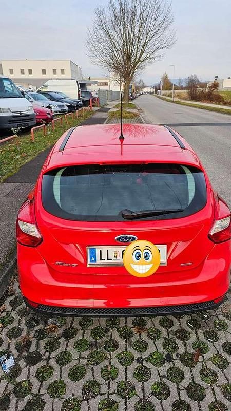 Gebraucht Ford Focus Titanium 125 PS (91 kW) 2014 Rot Limousine