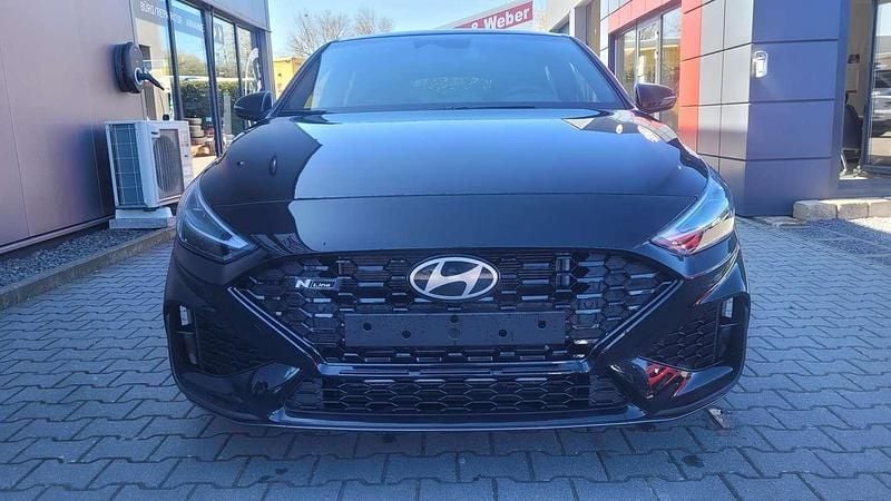 Neu Hyundai i30 N Line 140 PS (102 kW) 2025 Grau Limousine