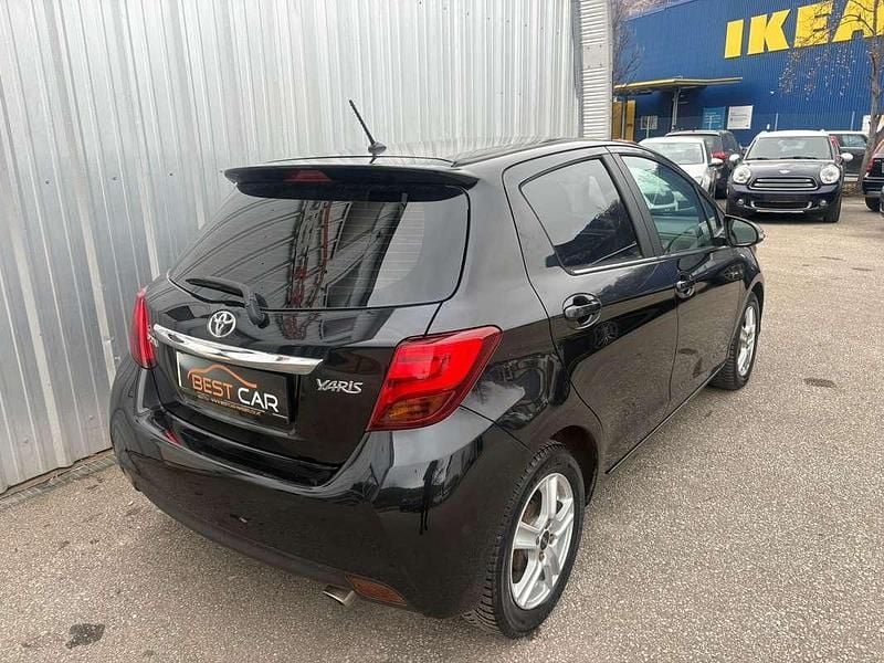 Gebraucht Toyota Yaris Active 90 PS (66 kW) 2015 Schwarz Kleinwagen