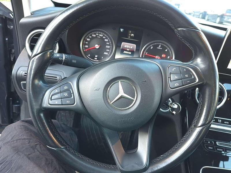 Gebraucht Mercedes 180 116 PS (85 kW) 2016 Grau Limousine