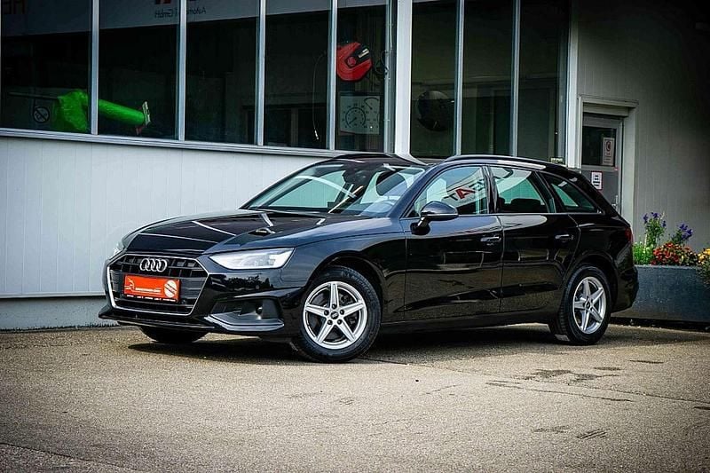 Gebraucht Audi A4 163 PS (119 kW) 2023 Schwarz Kombi