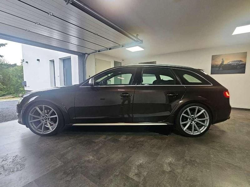 Braun Gebraucht 2012 Audi A4 Kombi | € 10.300 (Guter Preis) - Bild 1/4