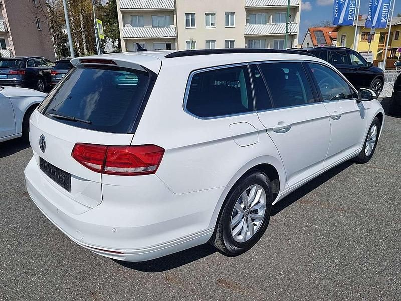 Gebraucht VW Passat Comfortline 150 PS (110 kW) 2019 Weiß Kombi