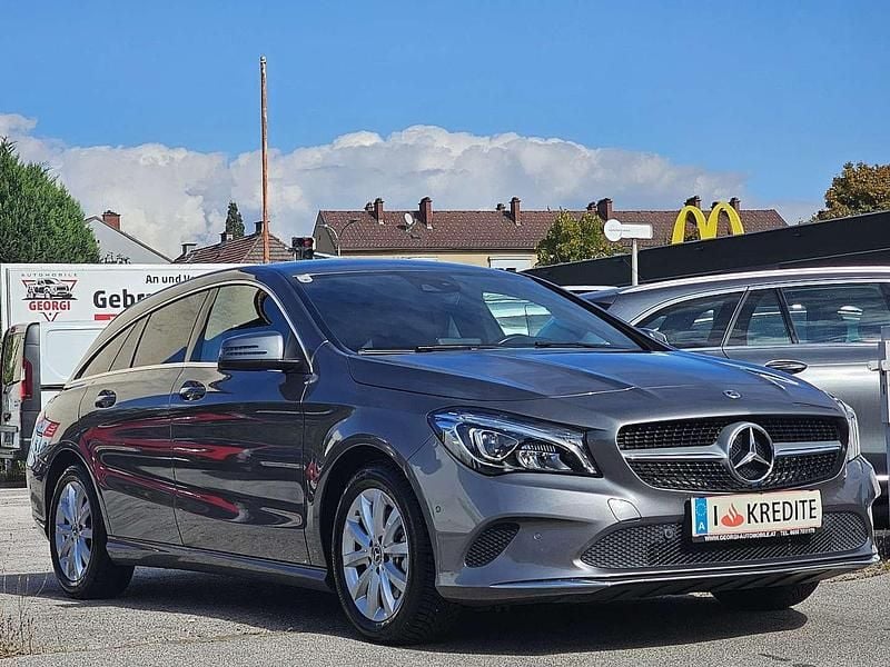 Grau Gebraucht 2019 Mercedes CLA220 Shooting Brake Kombi | € 18.990 (Fairer Preis) - Bild 1/4