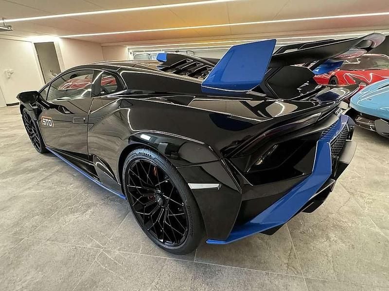 Gebraucht Lamborghini Huracán 640 PS (470 kW) 2024 Schwarz Coupé