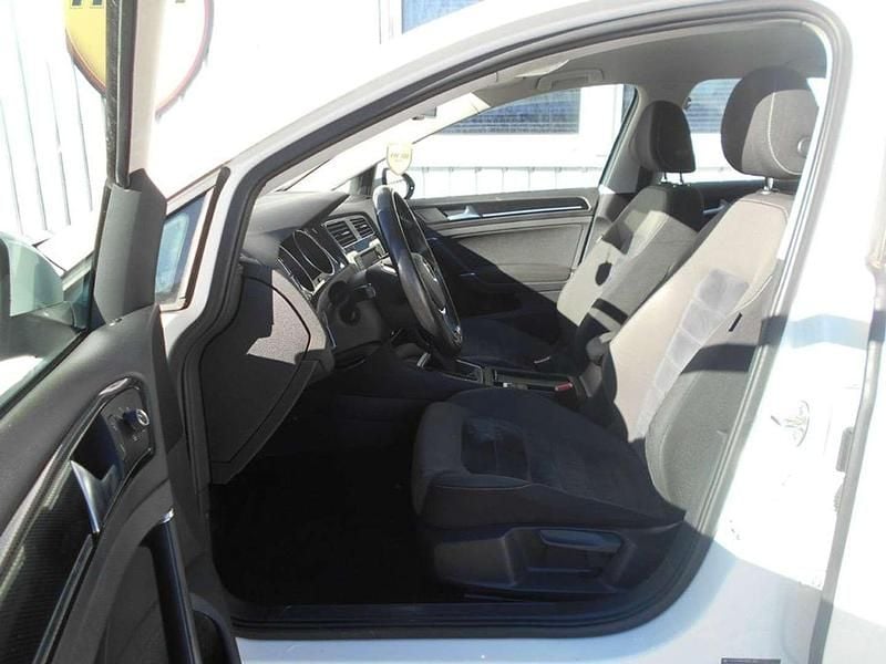 Gebraucht VW Golf VII Highline 105 PS (77 kW) 2013 Weiß Limousine