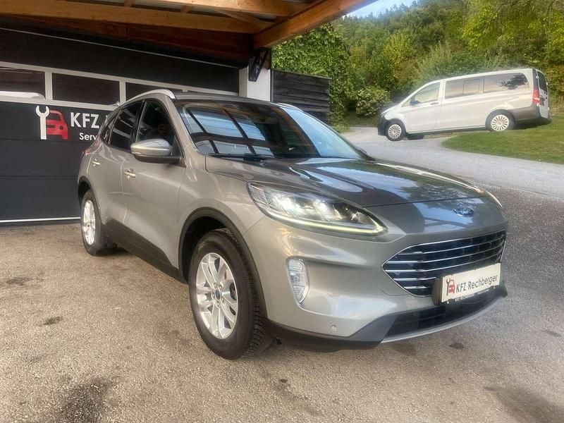 Grau Gebraucht 2023 Ford Kuga Titanium SUV | € 22.900 (Guter Preis) - Bild 1/2