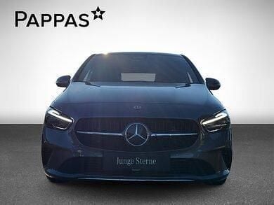 Gebraucht Mercedes B180 Edition 136 PS (100 kW) 2025 Grau Van / Kleinbus