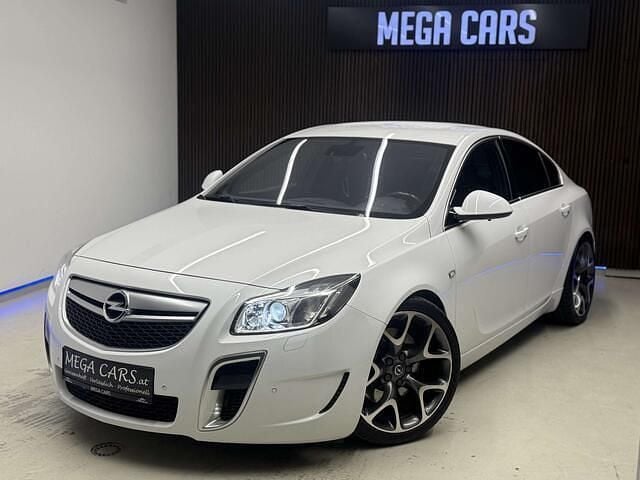 Weiß Gebraucht 2011 Opel Insignia OPC Limousine | € 16.900 - Bild 1/4