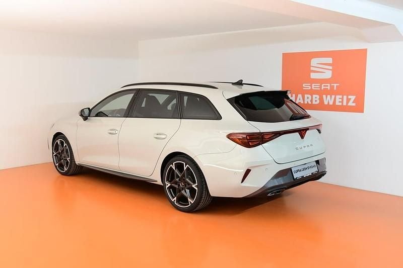 Gebraucht Cupra Leon 150 PS (110 kW) 2025 Hellgrau  metallic Kombi