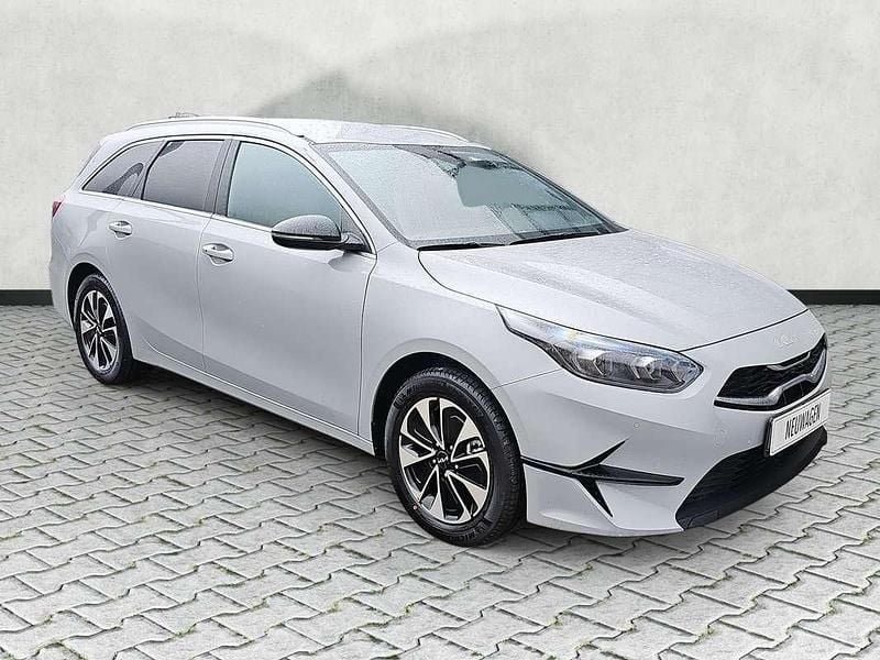 Neu Kia Ceed Sportswagon 101 PS (74 kW) 2025 Grau Kombi