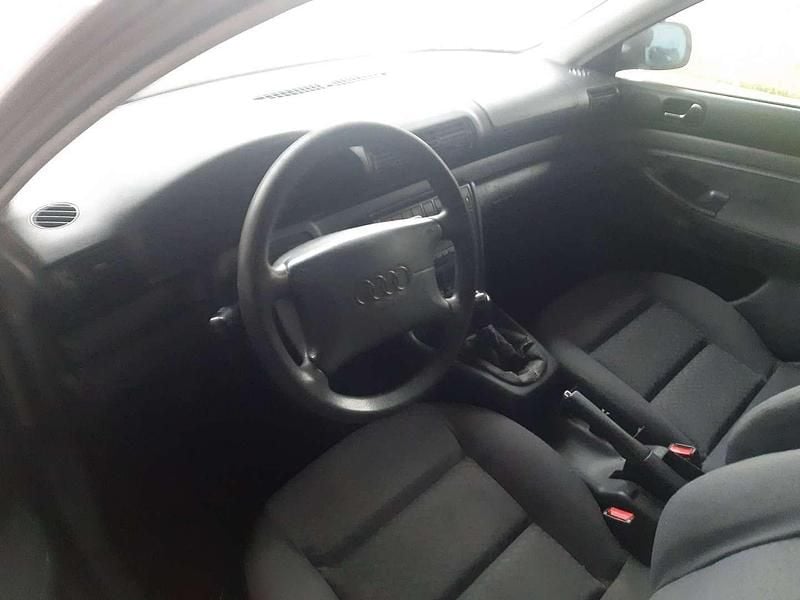 Gebraucht Audi A4 90 PS (66 kW) 1996 Grau Limousine