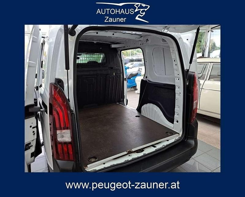 Weiß Gebraucht 2023 Peugeot Partner Premium Van / Kleinbus | € 17.490 (Etwas zu teuer) - Bild 1/4