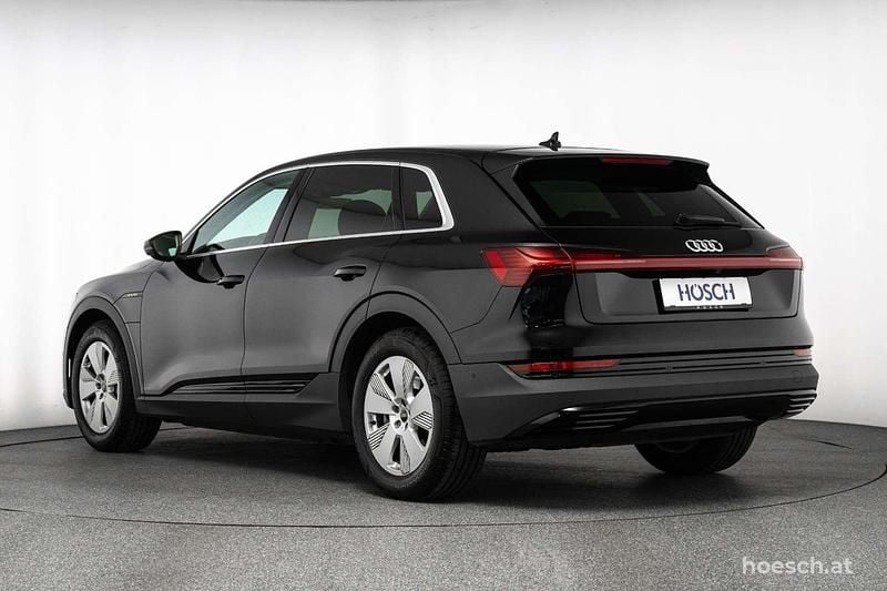 Gebraucht Audi e-tron Premium 300 kW (408 PS) 2022 Schwarz SUV