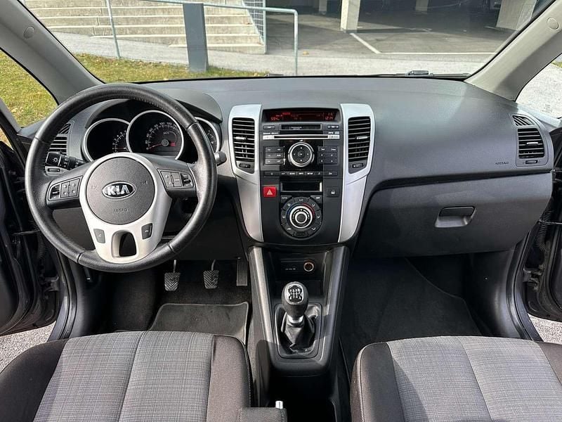 Gebraucht Kia Venga Classic 90 PS (66 kW) 2014 Grau Kleinwagen