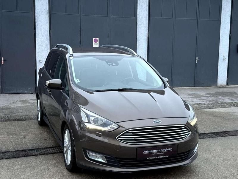 Gebraucht Ford Grand C-Max Titanium 120 PS (88 kW) 2017 Braun Van / Kleinbus